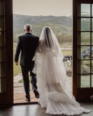 Taylor Hill Instagram - Happy Father’s Day @dg_hill I love you so much! Thank you for being the best dad and for walking me down the aisle 🤍