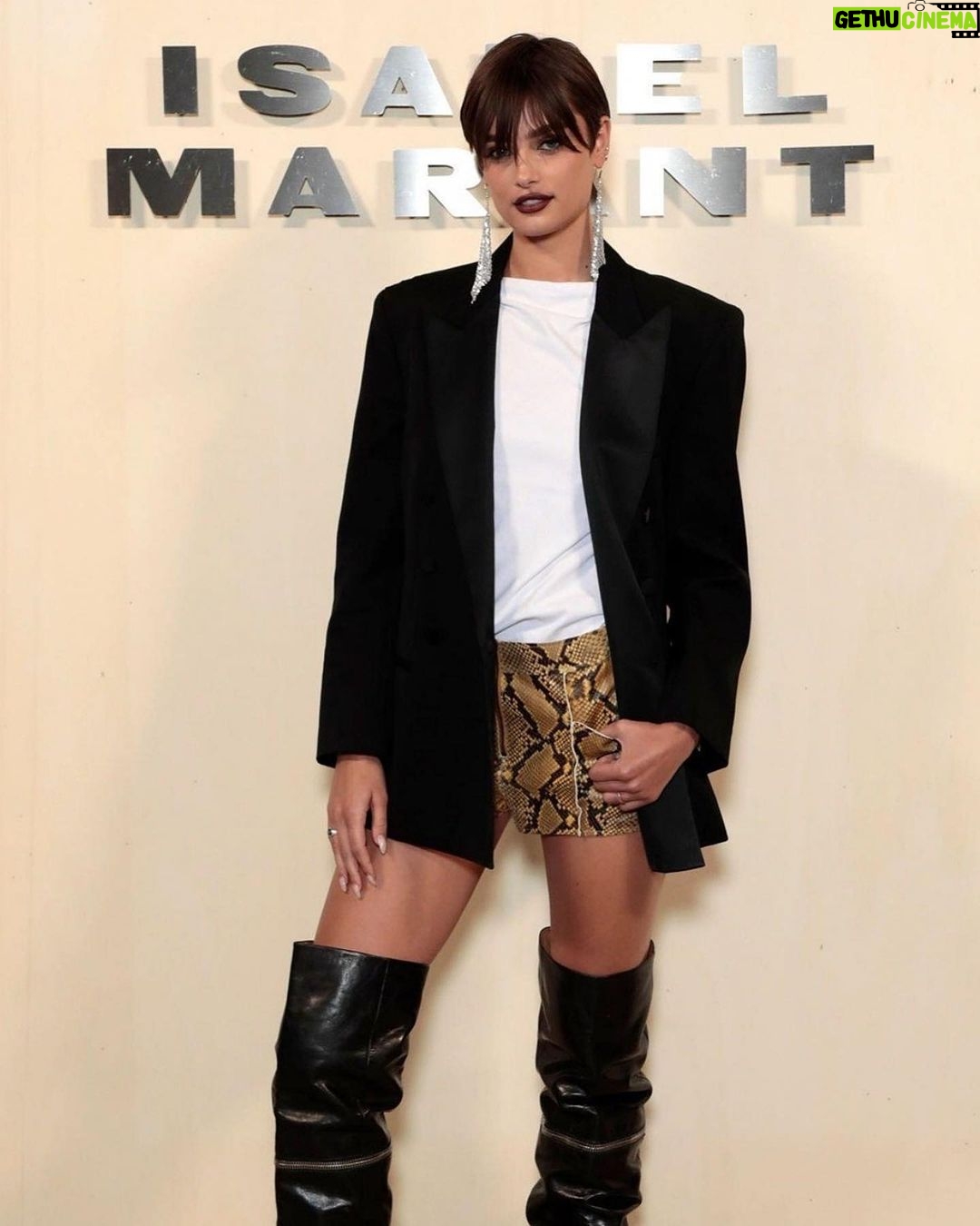 Taylor Hill Instagram - 💛 a beautiful show! Thank you for having me 💛 @isabelmarant Paris, France