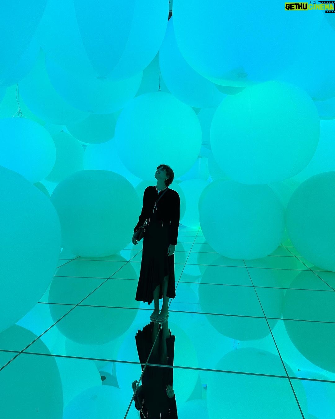 Taylor Hill Instagram - Thank you @teamlab.planets for having me while in Tokyo π₯°πβ¨ teamLab Planets TOKYO / γγΌγ γ©γγγ©γγγ