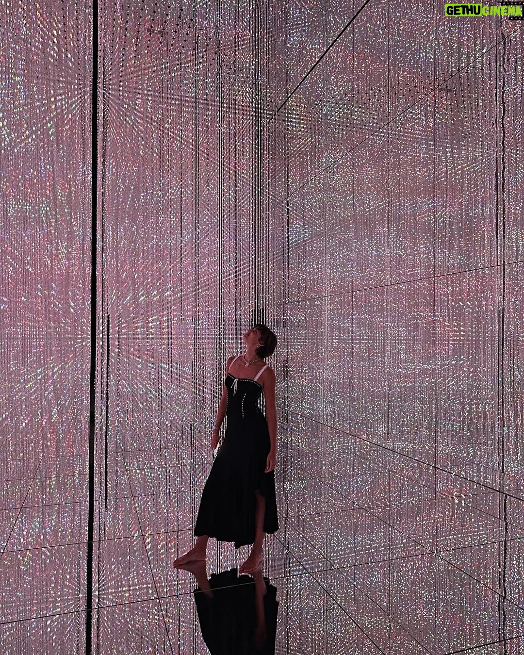 Taylor Hill Instagram - Thank you @teamlab.planets for having me while in Tokyo π₯°πβ¨ teamLab Planets TOKYO / γγΌγ γ©γγγ©γγγ
