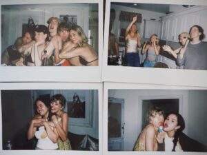Taylor Swift Instagram - Happy belated Independence Day from your local neighborhood independent girlies 😎

See you tonight Kansas Cityyy