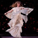 Taylor Swift Instagram - Chicago that was sooooo epic. Playing 3 nights at Soldier Field and getting to sing ‘You All Over Me’ with @marenmorris who I adore. You guys were so much fun to play for, I love you 🥰 See you 🔜 Detroit! 📷: @iammoustache / @gettyimages