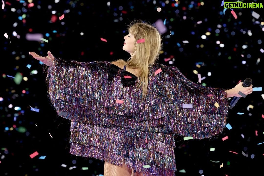 Taylor Swift Instagram - Even though we have one last show in Nashville tonight I just have to post these photos causeeeee… it’s been WILD. I got to announce Speak Now (my version) is coming on 7/7, got to perform ‘Nothing New’ with boss genius/baby angel face @phoebebridgers for the first time, and have been so moved by these beautiful, generous Nashville crowds!!!! I just can’t believe it. PS I know there’s talk of a rainy weather vibe tonight but I’m ready to play, see you sooon!! 😘😘😘💜💜💜 📷: @johnshearer / @gettyimages