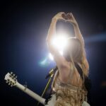Taylor Swift Instagram - WOW Atlanta just… wow. The band, dancers, and I can’t stop talking about how insanely magical it was playing for you guys the past 3 nights. You were always bouncing, dancing, screaming every lyric. And you created so many breathtaking moments for us, you know what I mean. Looove yooouuu. Hey Nashville you’re NEXT 💜 📷: @photorushin / @gettyimages