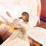 Taylor Swift Instagram - WOW Atlanta just… wow. The band, dancers, and I can’t stop talking about how insanely magical it was playing for you guys the past 3 nights. You were always bouncing, dancing, screaming every lyric. And you created so many breathtaking moments for us, you know what I mean. Looove yooouuu. Hey Nashville you’re NEXT 💜 📷: @photorushin / @gettyimages