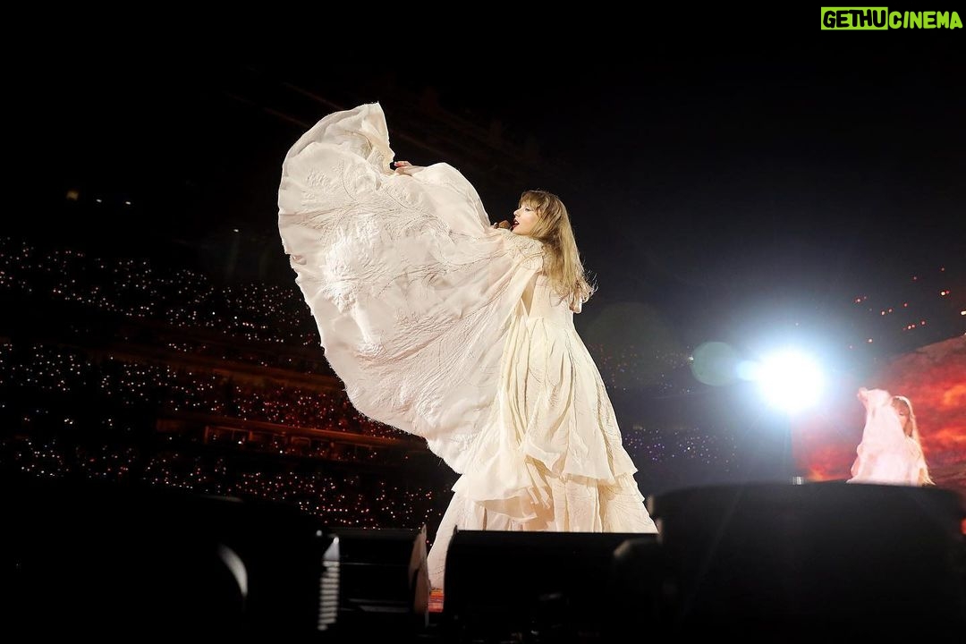 Taylor Swift Instagram - Just got to play 3 insane shows in Houston and I’m waking up smiling reminiscing about how much fun we all had. Loving this tour so much because of the passion these crowds put into it all - seriously can’t wait for Atlanta ☺️ PS for those asking how I cut my hand, I’m totally fine and it was my fault completely - tripped on my dress hem and fell in the dark backstage while running to a quick change - braced my fall with my palm. It was all very Mercury in retrograde coded. Don’t worry about me I’m gooooood 😘 📷: @blevey / @gettyimages