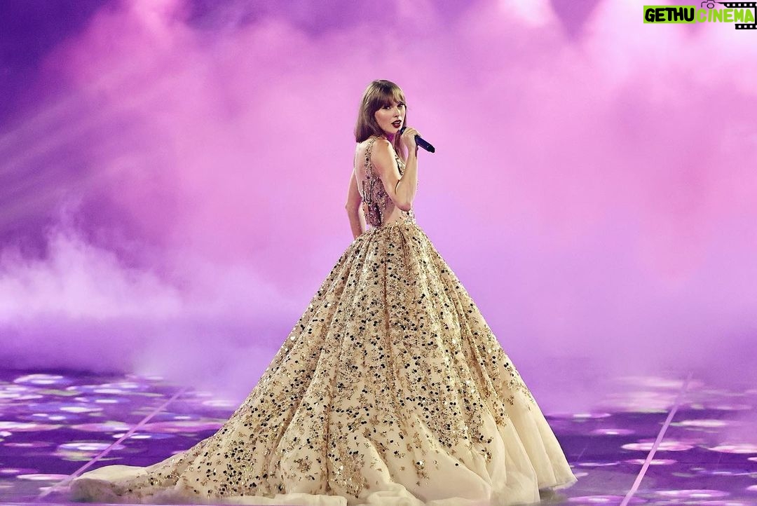 Taylor Swift Instagram - Just got to play 3 insane shows in Houston and I’m waking up smiling reminiscing about how much fun we all had. Loving this tour so much because of the passion these crowds put into it all - seriously can’t wait for Atlanta ☺️ PS for those asking how I cut my hand, I’m totally fine and it was my fault completely - tripped on my dress hem and fell in the dark backstage while running to a quick change - braced my fall with my palm. It was all very Mercury in retrograde coded. Don’t worry about me I’m gooooood 😘 📷: @blevey / @gettyimages