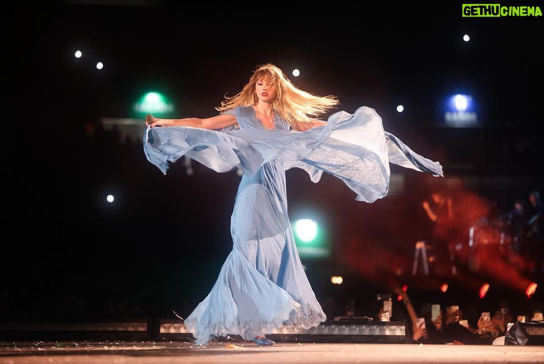 Taylor Swift Instagram - Andddd we’re back at it! Starting off the South American leg of The Eras Tour in Argentina = best decision possible. I can’t even express my gratitude to the Buenos Aires crowds. I’d never been to Argentina before and they gave us the most electric, magical memories. Thanks to the amazing fans whose show was postponed Friday for coming back Sunday and blowing us away with your passion and excitement. See you next weekend, Rio!! 💋🩵🔜 📷: @marceloendelli / @gettyimages