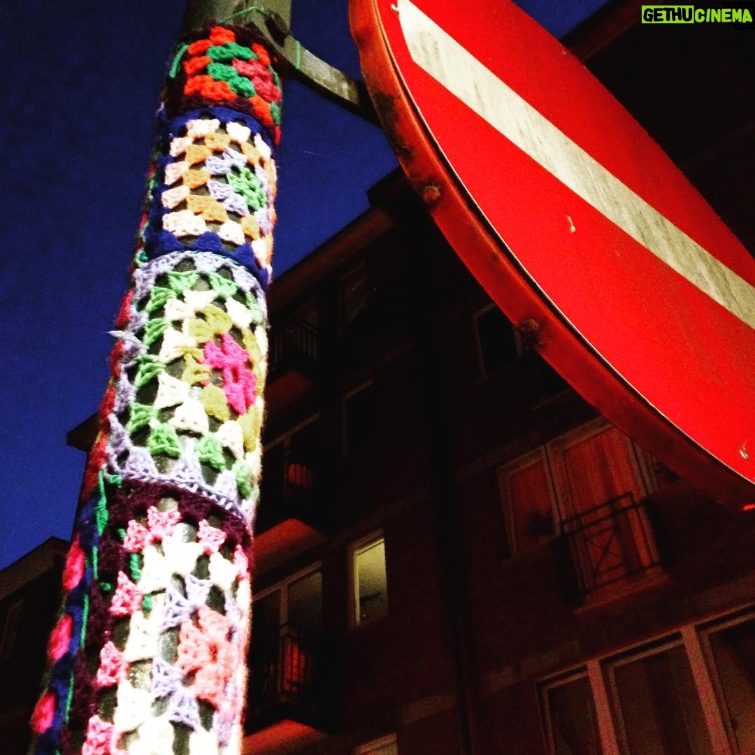 Ted Kravitz - 360 Likes - Crochet lamppost, Spa.