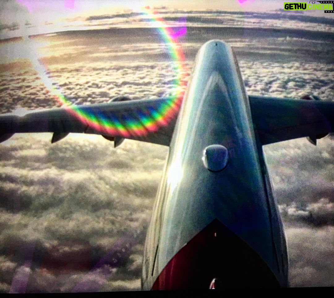 Ted Kravitz - 2.2K Likes - A350-1000, JFK LHR, @virginatlantic Lens flare in the Ockham hold.