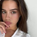 Tessa Brooks Instagram - Early mornings in my diamonds 💎 #naturaldiamonds #naturallygifted #adiamondisforeverpartner @debeersgroup @almasikafinejewellery