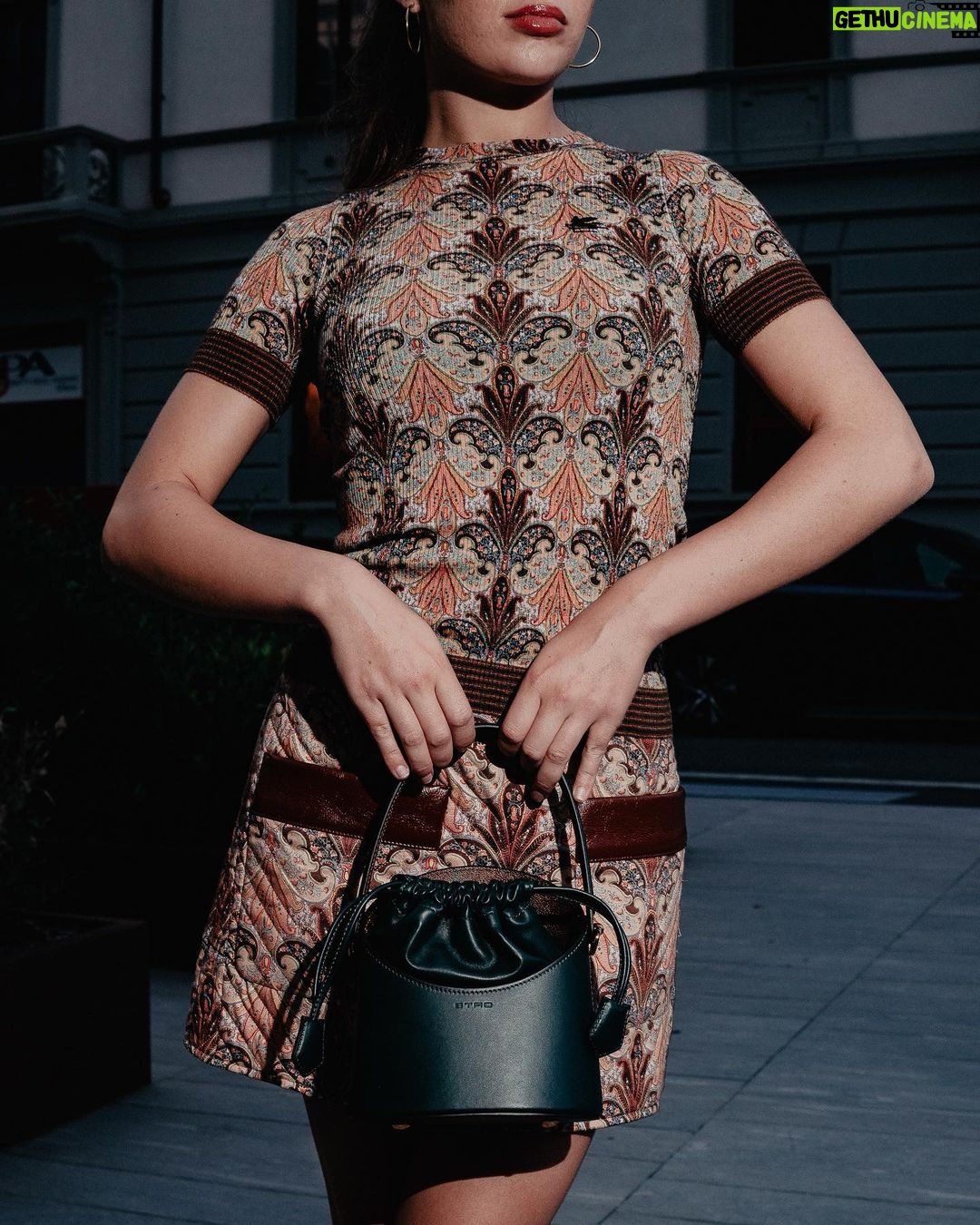 Tessa Brooks Instagram - Loving my @etro 🫶 @marcodevincenzo #EtroSaturno