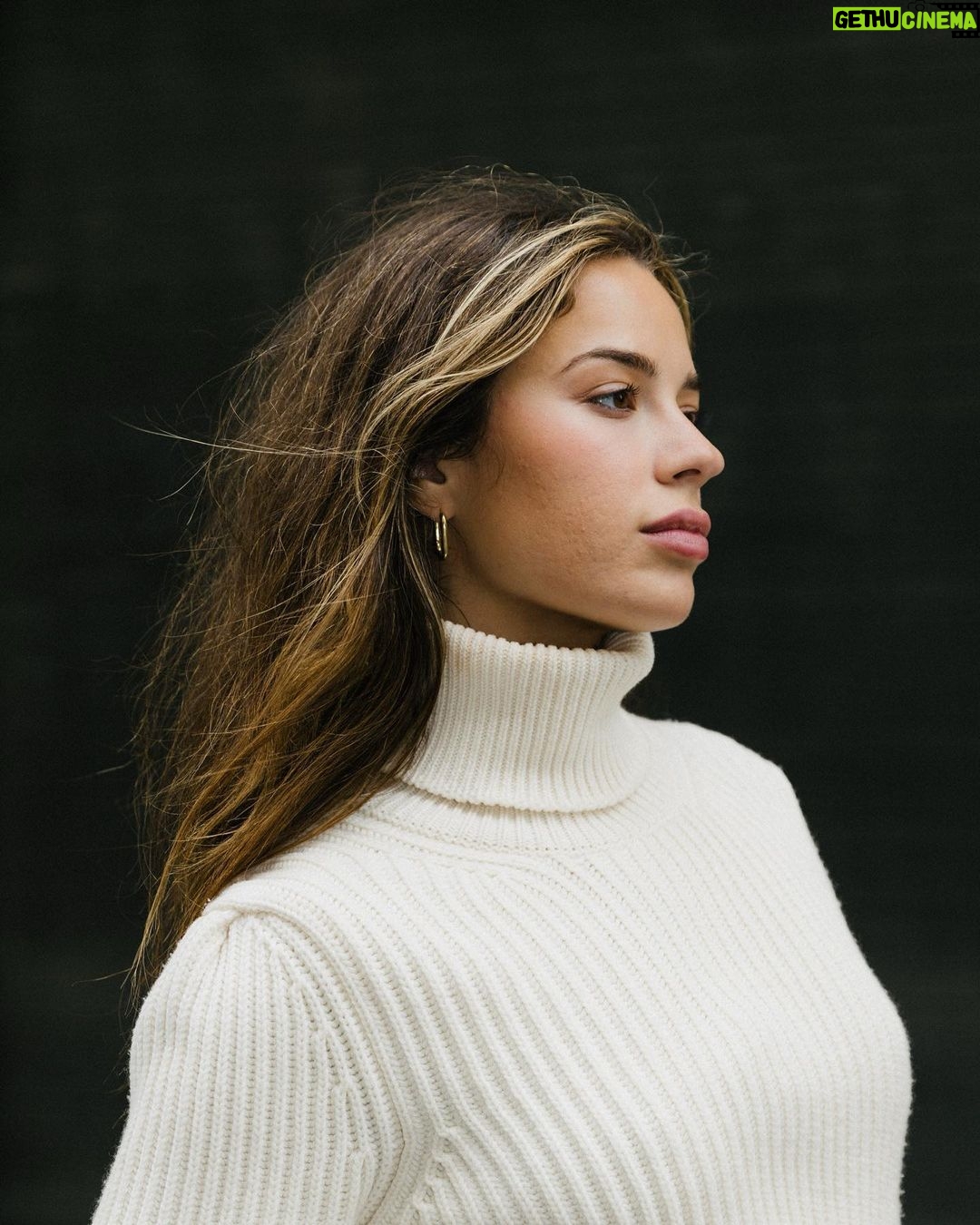 Tessa Brooks Instagram - waiting for coffee