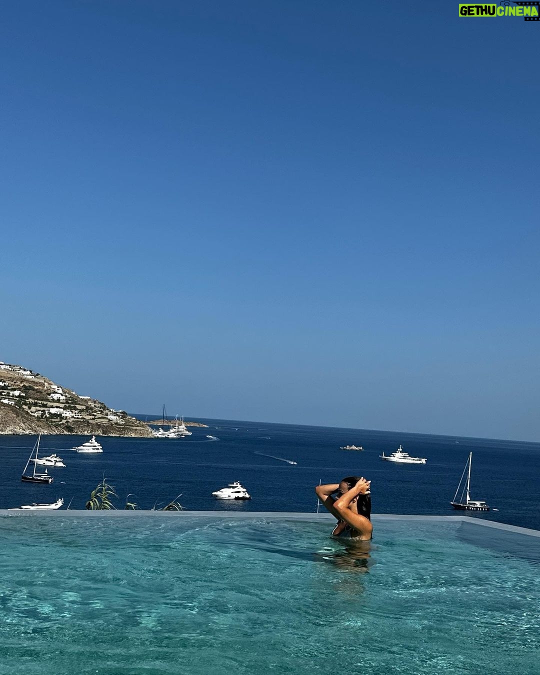 Tessa Brooks Instagram - the most amazing week with @revolve 🧜♀️ Mykonos, Greece
