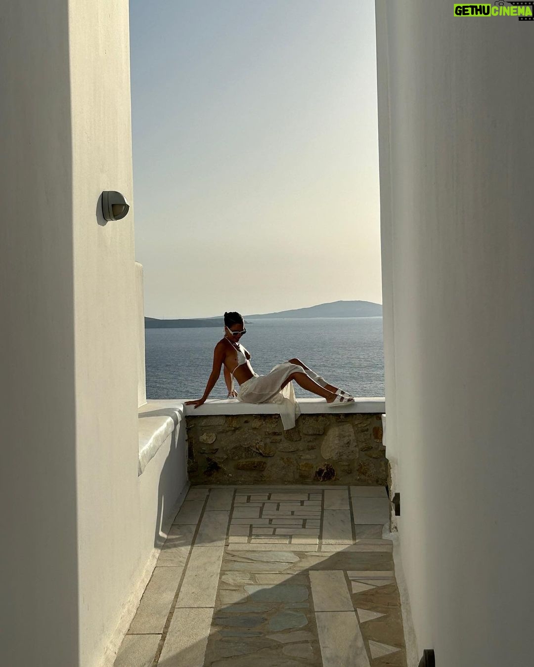 Tessa Brooks Instagram - the most amazing week with @revolve 🧜♀️ Mykonos, Greece
