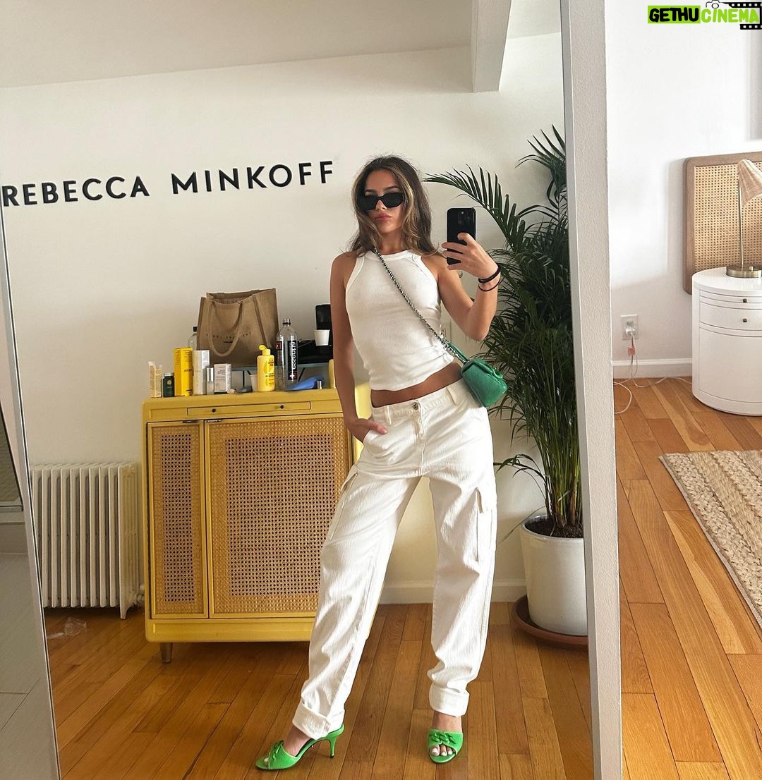 Tessa Brooks Instagram - Had the best time this past weekend with @rebeccaminkoff 🥰 The Hamptons
