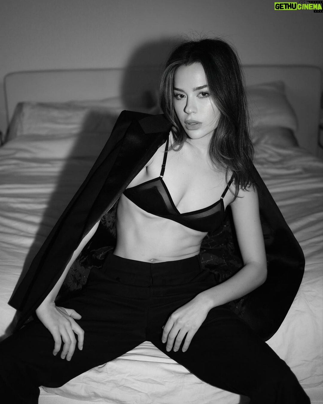 Tessa Brooks Instagram - @zadigvoltaire 🖤