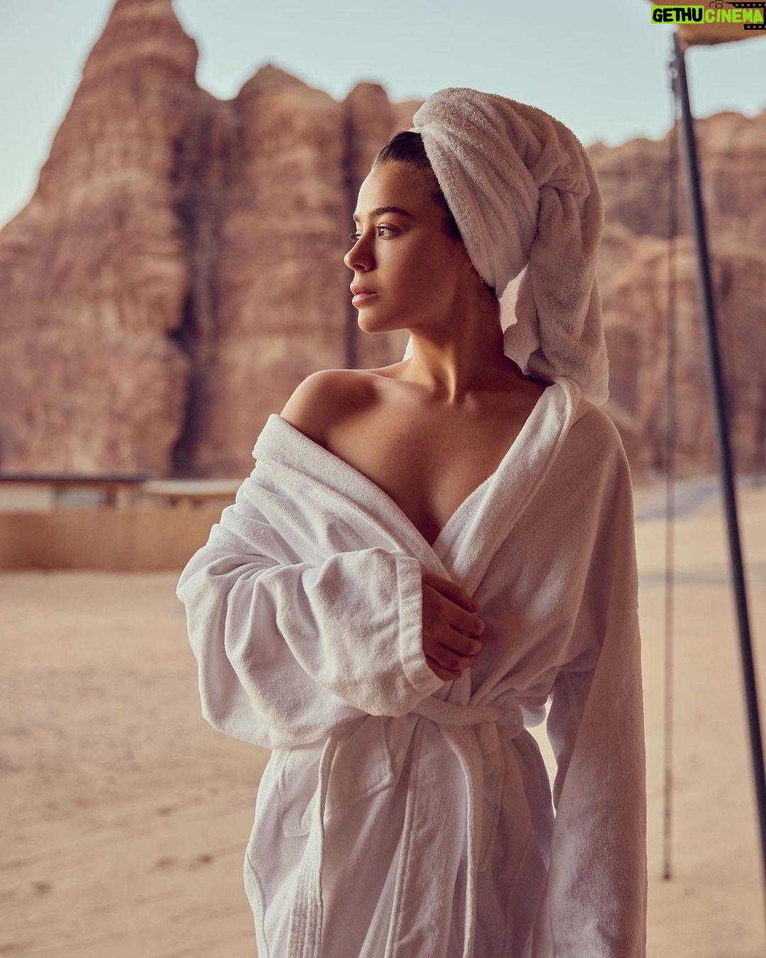 Tessa Brooks Instagram - sunrise in Al Ula ☕️ @carlhalal Habitas AlUla