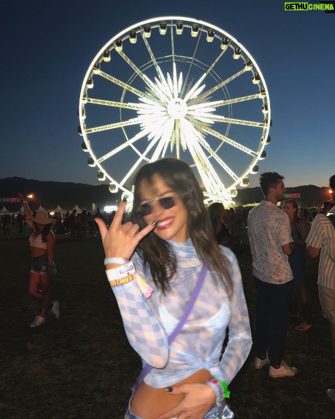 Tessa Brooks Instagram - Boy oh boy did I get my steps in this weekend πββοΈ 1st Coachella was a success with @guessoriginals @drinkhappyhour π€ now itβs time to fix my sleep schedule lmao Palm Springs Californina