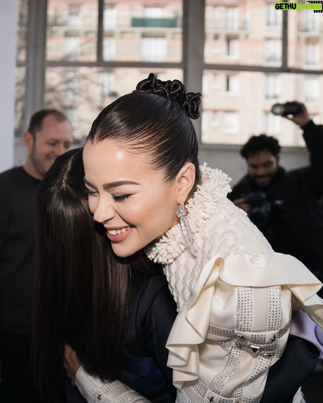 Tessa Brooks Instagram - An incredible Paris couture week with @hautecoutureweek #HauteCoutureWeek 🩶 the start of many posts from this trip 📸: @annamuradas Paris, France