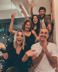 Thanasis Alevras Instagram - Όσα χρονια κι αν περάσουν… 🧡 #reunion #heroes #friends #memories #κραταει_χρονια_αυτη_η_κολωνια