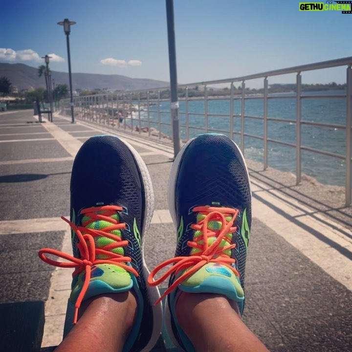 Thanasis Alevras Instagram - New goals with my new saucony _______________________________ Πριν 2 χρόνια έτρεξα τον πρώτο μου Μαραθώνιο και τότε ήταν ο στόχος μου… σήμερα είναι το ραντεβού μου με τον εαυτό μου και την υγεία μου!!!! #runforgood #runformyself @sauconygreece