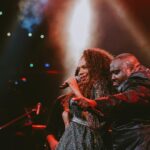 Thanasis Alevras Instagram - Την Δευτέρα ξανά βγήκαμε στο @voxlivestage και τραγουδήσαμε , θυμηθήκαμε, γελάσαμε , γιορτάσαμε! Πέρυσι δεν το χορτάσαμε κι είπαμε πως αυτό το πάρτι πρέπει να συνεχίσει. Ευχαριστώ @milonas_photography για τις στιγμές αυτές.📸 Ευχαριστώ και όλους εσάς που ήσασταν εκεί μαζί μας και φέτος στην γιορτή μας. Ήταν φανταστικά. 2ος χρόνος 40 και ξανά βγαίνω ✨ @idrakayne @jerome_kaluta #40καιβγαίνω