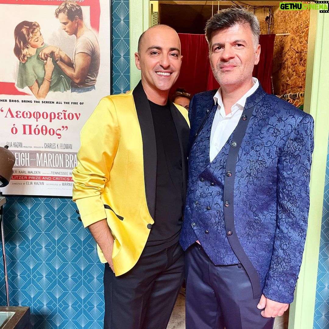 Thanasis Alevras Instagram - Αχ ο @foivosdelivorias νομιζει καθε φορα οτι με προσκαλει στα ονειρα του… Δεν ξερει ομως οτι μπερδευτηκαν τα ονειρα μας κι εγω μαζι του Ζω το Ονειρο μου!!!!! . . . #τανουμερα @ertofficial_ #proud #soulmate