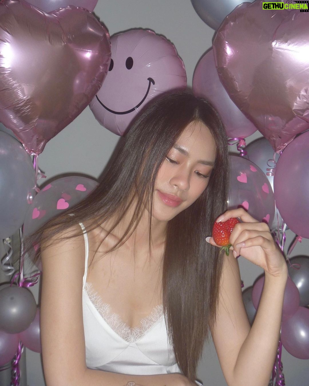 Thasorn Klinnium Instagram - น้องมี่อายุ25แล้วงับพี่ๆ🫠🤏🏽