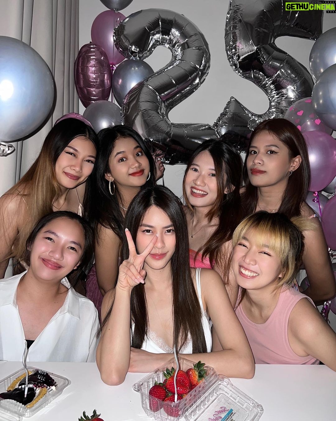Thasorn Klinnium Instagram - น้องมี่อายุ25แล้วงับพี่ๆ🫠🤏🏽