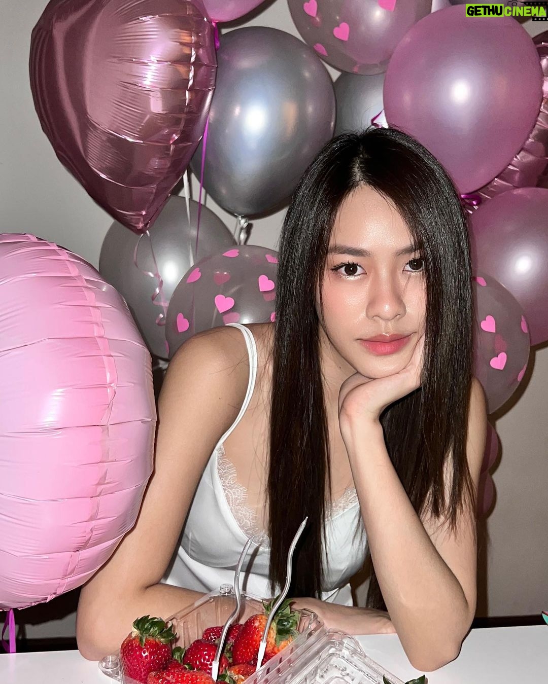 Thasorn Klinnium Instagram - น้องมี่อายุ25แล้วงับพี่ๆ🫠🤏🏽