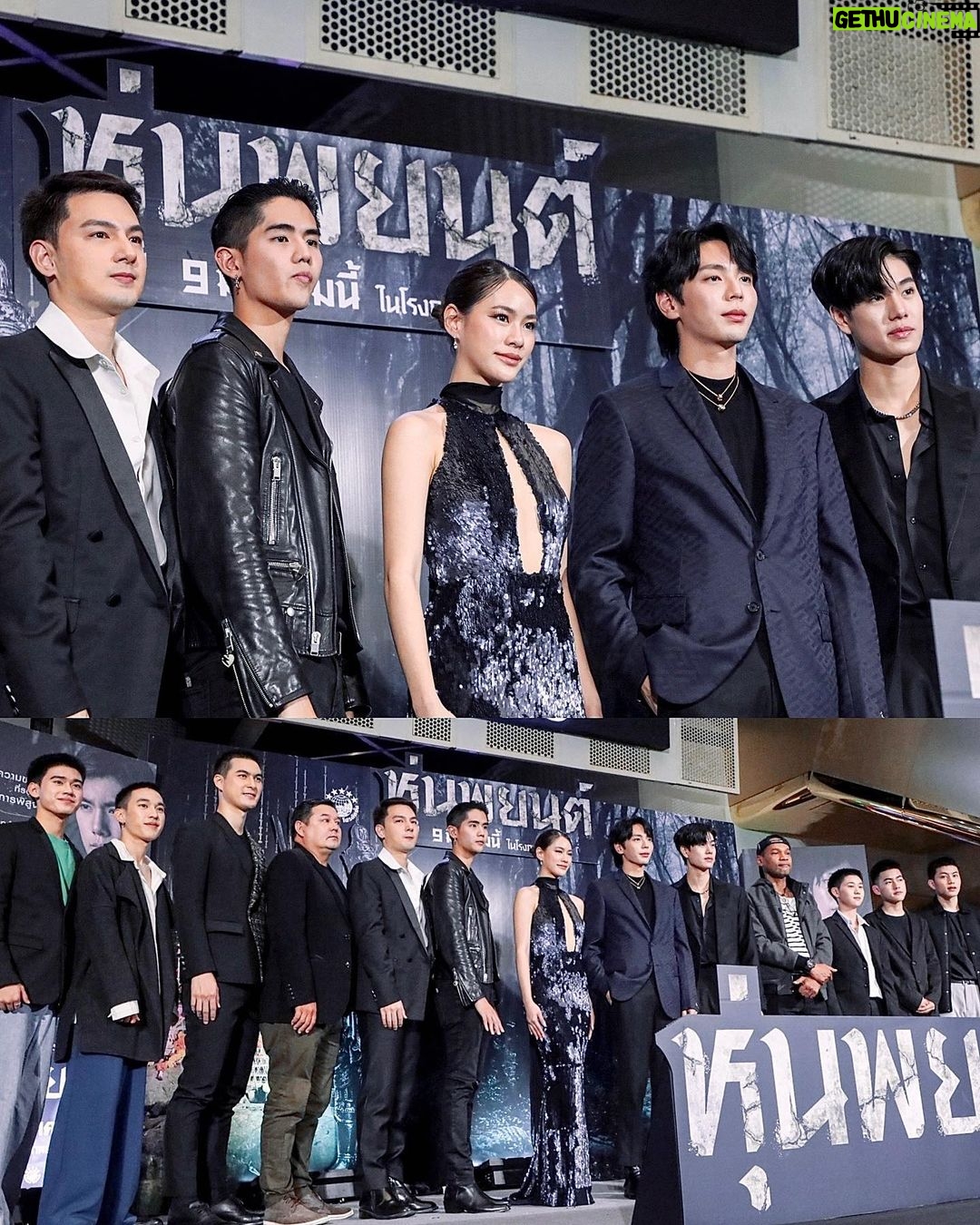 Thasorn Klinnium Instagram - เอมี่ ทสร รับบท "มีนา" #หุ่นพยนต์ 🎬 ขอบคุณไฟว์สตาร์ @fivestarmovies คุณโจ๊ก พี่ไมค์ @mikephon_ และทีมงานทุกคนที่ให้โอกาสมี่ได้มารับบทเป็น "มีนา" สาวคลั่งโดนของใน "หุ่นพยนต์" ขอบคุณที่ไว้ใจให้มี่เล่นบทที่มันส์และบ้าพลังสุดๆขนาดนี้ สนุกมากค่ะ!! สะใจมาก😂 ขอบคุณสำหรับโอกาสทั้งหมดที่ไฟว์สตาร์มอบให้เลยค่ะ ดีใจมากๆที่ได้กลับมาร่วมงานอีกครั้งหลังจาก School Tales The Series ขอบคุณทีมงานเบื้องหลังและนักแสดงทุกคนที่ทำงานหนักเพื่อเรื่องนี้ นับถือใจมากๆๆๆ ทุกคนเก่งมาก👏🏽 และขาดไม่ได้เลย ขอบคุณคุณมัม @blackswan.hm ที่ไปออกกองด้วยกันทุกคิว ใจสู้สุดๆ เข้าป่า ขึ้นเขา ลงเรือ ไปด้วยหมด you're my everything🫶🏻 🖤 ยังไงก็ฝากทุกคนติดตามด้วยนะคะ #หุ่นพยนต์ จะต้องได้กลับมาฉายในเร็วๆนี้ค่า🦾 Major Cineplex Ratchayothin | เมเจอร์ ซีนีเพล็กซ์ รัชโยธิน