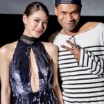 Thasorn Klinnium Instagram - เอมี่ ทสร รับบท "มีนา" #หุ่นพยนต์ 🎬 ขอบคุณไฟว์สตาร์ @fivestarmovies คุณโจ๊ก พี่ไมค์ @mikephon_ และทีมงานทุกคนที่ให้โอกาสมี่ได้มารับบทเป็น "มีนา" สาวคลั่งโดนของใน "หุ่นพยนต์" ขอบคุณที่ไว้ใจให้มี่เล่นบทที่มันส์และบ้าพลังสุดๆขนาดนี้ สนุกมากค่ะ!! สะใจมาก😂 ขอบคุณสำหรับโอกาสทั้งหมดที่ไฟว์สตาร์มอบให้เลยค่ะ ดีใจมากๆที่ได้กลับมาร่วมงานอีกครั้งหลังจาก School Tales The Series ขอบคุณทีมงานเบื้องหลังและนักแสดงทุกคนที่ทำงานหนักเพื่อเรื่องนี้ นับถือใจมากๆๆๆ ทุกคนเก่งมาก👏🏽 และขาดไม่ได้เลย ขอบคุณคุณมัม @blackswan.hm ที่ไปออกกองด้วยกันทุกคิว ใจสู้สุดๆ เข้าป่า ขึ้นเขา ลงเรือ ไปด้วยหมด you're my everything🫶🏻 🖤 ยังไงก็ฝากทุกคนติดตามด้วยนะคะ #หุ่นพยนต์ จะต้องได้กลับมาฉายในเร็วๆนี้ค่า🦾 Major Cineplex Ratchayothin | เมเจอร์ ซีนีเพล็กซ์ รัชโยธิน