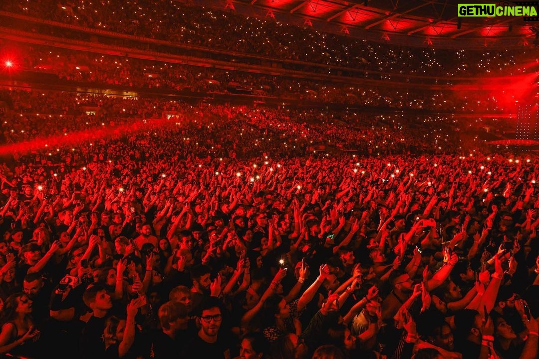 The Weeknd Instagram - look at all the stars in our galaxy… the quest continues September 26th