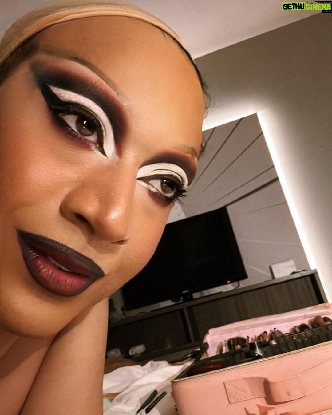 Tia Kofi Instagram - Rotter-Damn, girl 🥵 Had a gorgeous time at @ferry_rotterdam with the wonderful Dutch Queens 👑 . . . Wearing @jan_eneskey Hair @styledbyvodka Rotterdam, Netherlands