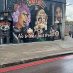 Tia Kofi Instagram - The @baileysofficial Witches are back for Halloween 🧙‍♀️🍸 Go check out the mural in East London #dontmindifibaileys #baileys #halloween