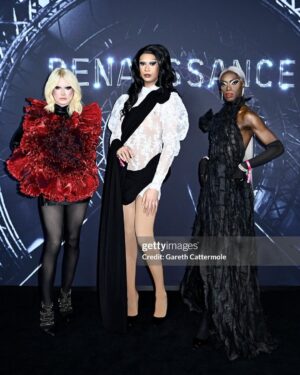 Tia Kofi Instagram - Beyoncé’s Renaissance UK Premiere 🐝👑
.
.
.
Wearing @mrmakonam 
#beyonce #renaissance #renaissancepremiere #dragraceuk #dragrace