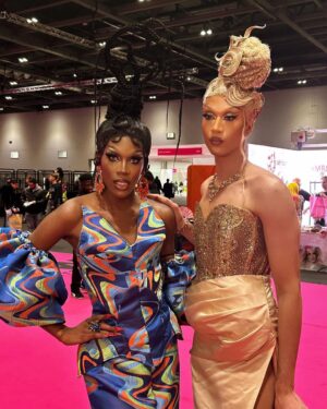 Tia Kofi Instagram - Drag Con Day Two 👑
A fabulous final day at @rupaulsdragcon with wonderful people wearing my Meet the Queens look for UK versus the World! A huge thanks to everyone who worked on the booth and all the gorgeous people I got to meet!
Corset @misty_couture 
Skirt @liquorice_original @liquorice_black 
Hair @styledbyvodka 
#dragrace #dragraceuk #dragqueen