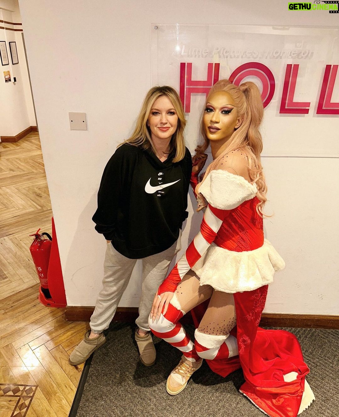 Tia Kofi Instagram - BTS @hollyoaksofficial 👀 Had such a gorgeous time filming #Hollyoaks with these icons and learning lots from the gorgeous cast and crew. Will I return? Will I be a McQueen? Will I be Craig Dean’s husband? Who knows?! #drag #dragrace #dragraceuk