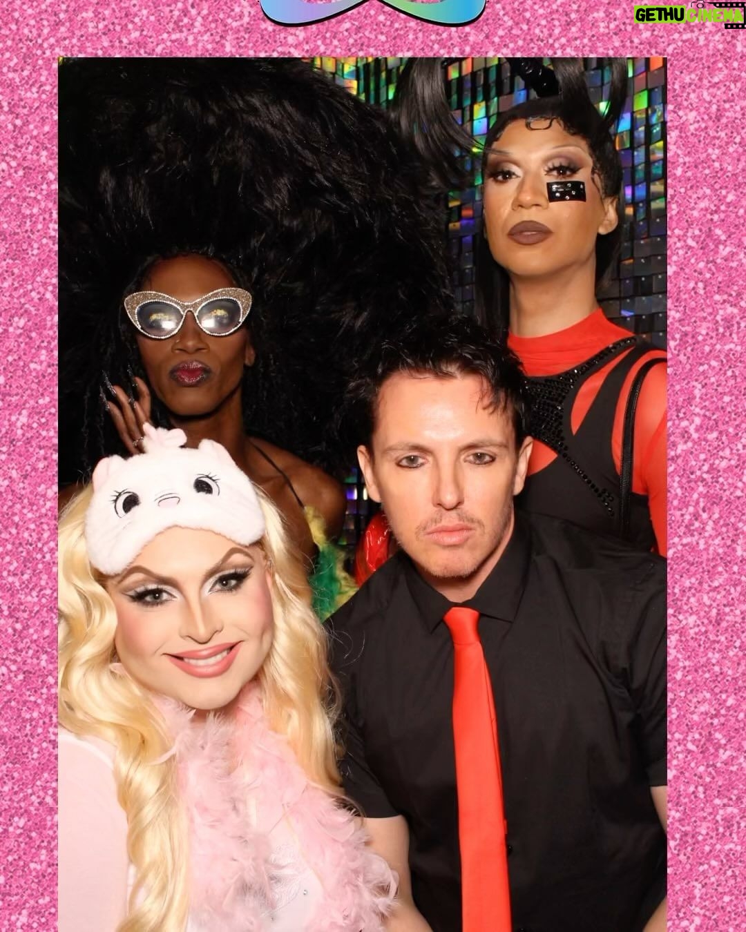 Tia Kofi Instagram - Y2Slay 🎂 Happy birthday to the queen @jadethirlwall and thank you for a gorgeous evening! I’m serving a Y2K Lisa Left-Eye Lopes moment also…the cake was a Furby. Iconic. 📸 @iamblackpeppa Hair by @styledbyvodka #jadesy2kparty