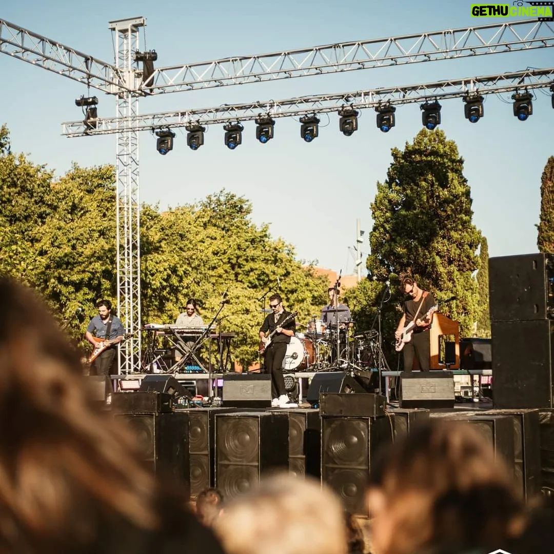 Tiago Bettencourt - 1.2K Likes - No passado sábado, leve concerto de fim de tarde no Campus da Universidsde de Aveiro @aauav_
