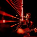 Tiago Bettencourt Instagram - Terceiro agradecimento: à minha super banda, com quem tenho a sorte de subir aos palcos por este país fora e com quem espero continuar a tocar e a crescer, durante muitos mais anos. O @joao_lencastre , @prl_b , @joao.n.bernardo e @joao.hasselberg . Quem já ouviu sabe que é a melhor banda do mundo 🔥 📸@ferreirasebas Coliseu dos Recreios