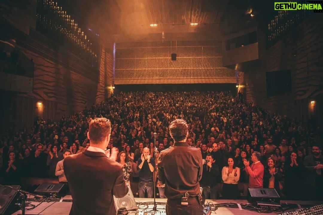 Tiago Bettencourt - 1.2K Likes - Mais umas fotografias do amigo @arlindocamachophoto sobre o nosso belo concerto na @casadamusicaporto. Amanhã temos coliseu 💪🏼💪🏼💪🏼
@sony.portugal
@everythingisnewpt