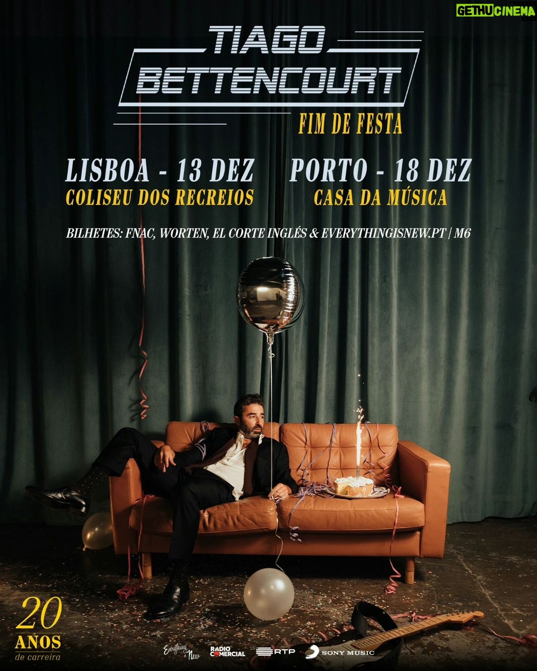 Tiago Bettencourt - 1.4K Likes - Então cá vamos nós outra vez: Em ambiente de fim de festa vou acabar este ano de celebração com dois espectáculos bastante diferentes em Lisboa e no Porto. Não sei explicar bem o que vai ser, só sei dizer que será bastante diferente de tudo o que já fiz. Espero que se juntem a nós nestas noites que graças a todos vocês são já uma tradição natalícia, facto que vos agradeço, a cada ano que passa, do fundo do coração. Desta vez... mais uma vez, prometo um espectáculo único... 💫 Bilhetes na bio, stories, sites e locais habituais.
Obrigado @sonymusicpt @everythingisnewpt, @metronomo_mgmt, @radiocomercial
Fotografia do @omartim idealizada pelo @cavaliersoffun e por mim e pela @mariaavillez, mais uma vez na @thehouseofhopeandreams, vestido pela @mister.man1972