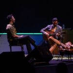 Tiago Bettencourt Instagram - Porto🤍. O mesmo espectáculo de Lisboa, com uma disposição de palco diferente, as mesmas três horas de concerto, e o público tão característico desta cidade que sempre me tratou tão bem, desde há 20 anos, tornando cada regresso memorável. Obrigado Porto pela sala esgotada em tão pouco tempo e as minhas desculpas por não termos conseguido marcar uma segunda data. Para a proxima teremos um plano B. Repetimos os enormes @paulogonzomusic e @diogoclementemusic . Mais uma vez obrigado a toda a equipa, à minha banda, e aos nossos parceiros. As fulminantes fotografias são do @nelsondaires 🔥 @everythingisnewpt @metronomo_mgmt @radiocomercial @rtppt Casa da Música