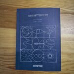 Tiago Bettencourt Instagram - Livro de letras 2001-2023. Hoje, pela primeira vez e em exclusivo, à venda no Coliseu de Lisboa. Todas as minha letras e ilustrações perfeitas do @lourencoprovidencia 🤍 Coliseu dos Recreios