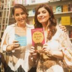 Tisca Chopra Instagram – Welcome to Paradise has the characteristic keen observation, satiric wit and delicious darkness that one has come to expect from @twinklerkhanna .. but this book is far more more adventurous and certainly more subversive .. a must read! 
I was honoured to attend a packed @tweakindia book club session last evening .. where the loveliest Twinkle and I chatted about her writing process .. (more on that later) 
Some images are from the mad traffic we found on the way to @crosswordbookstores .. 

#everydayslay 
#tweakindiabookclub
#welcometoparadise Crossword