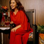 Tisca Chopra Instagram - From me to you .. love, laughter, peace and some cake 📸 @palashsverma 💇🏻‍♀️ @shabnam_azmi #everydayslay