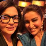 Tisca Chopra Instagram – Voulez-vous? 
Beaucoup, oui !! 

You had to be there to feel the electric energy, the whole auditorium was on their feet, dancing and clapping @abba songs at the #MamaMia premiere 
(check stories for videos) 
I had seen #MamaMia on Broadway but it was another level of fun to watch it with the little Ms and her bestie 
And of course my dad .. who was seeing it for the first time ♥️
#NitaAmbani ma’am you gave us @nmacc.india and have brought such joie de vivre to the Mumbai cultural scene .. a giant thank you to you and your team!! 

Styled by @stylemuze 
👗 @vidhiwadhwani_label 
👜 @okhtein 
👡 @gianvitorossi 

#mamamia #nmacc #music #abba #dancingqueen #art #culture #show #mumbai Nita Mukesh Ambani Cultural Centre