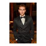 Tom Austen Instagram - Not so standard evening at the Evening Standard Theatre Awards. Thankyou so much for having me and big thanks to everyone @boss for getting me suited n booted. 👊🏽 #estheatreawards Theatre Royal Drury Lane